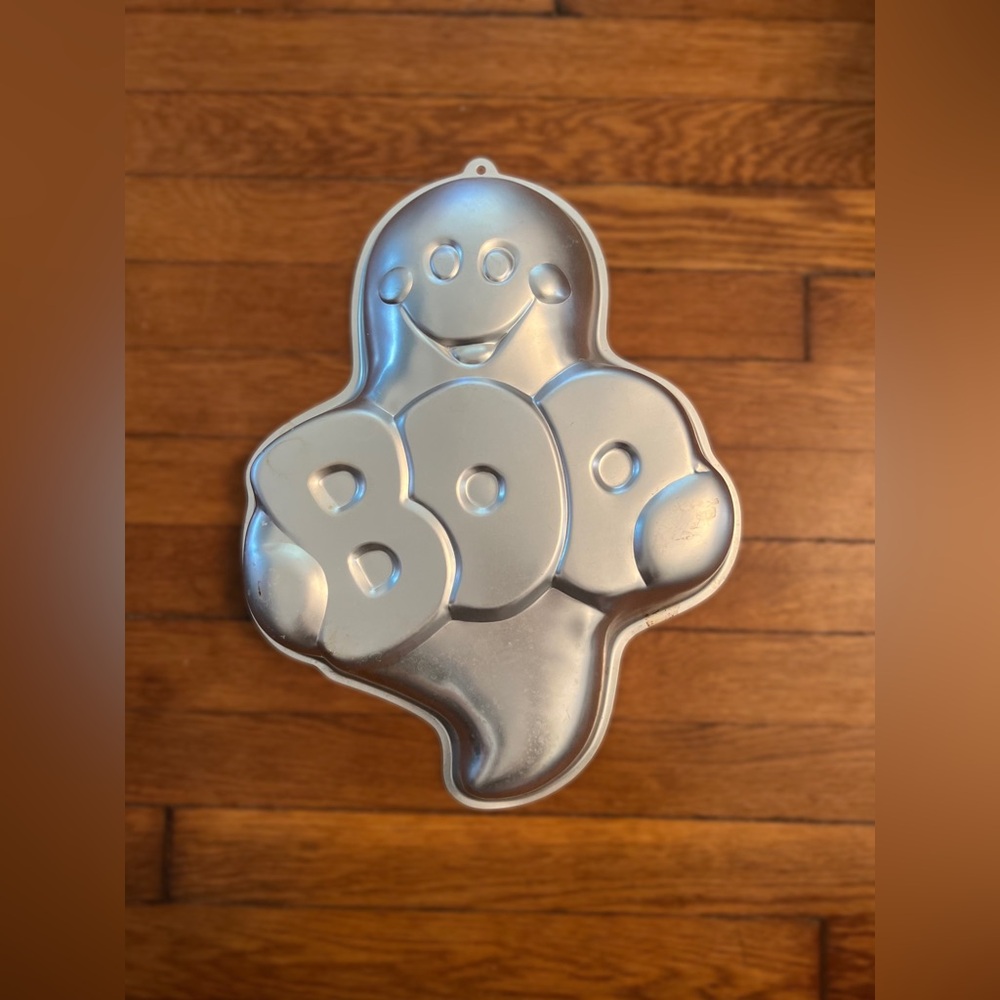Vintage Ghost 'Boo' Cake Pan - Wilton Halloween Baking Mold